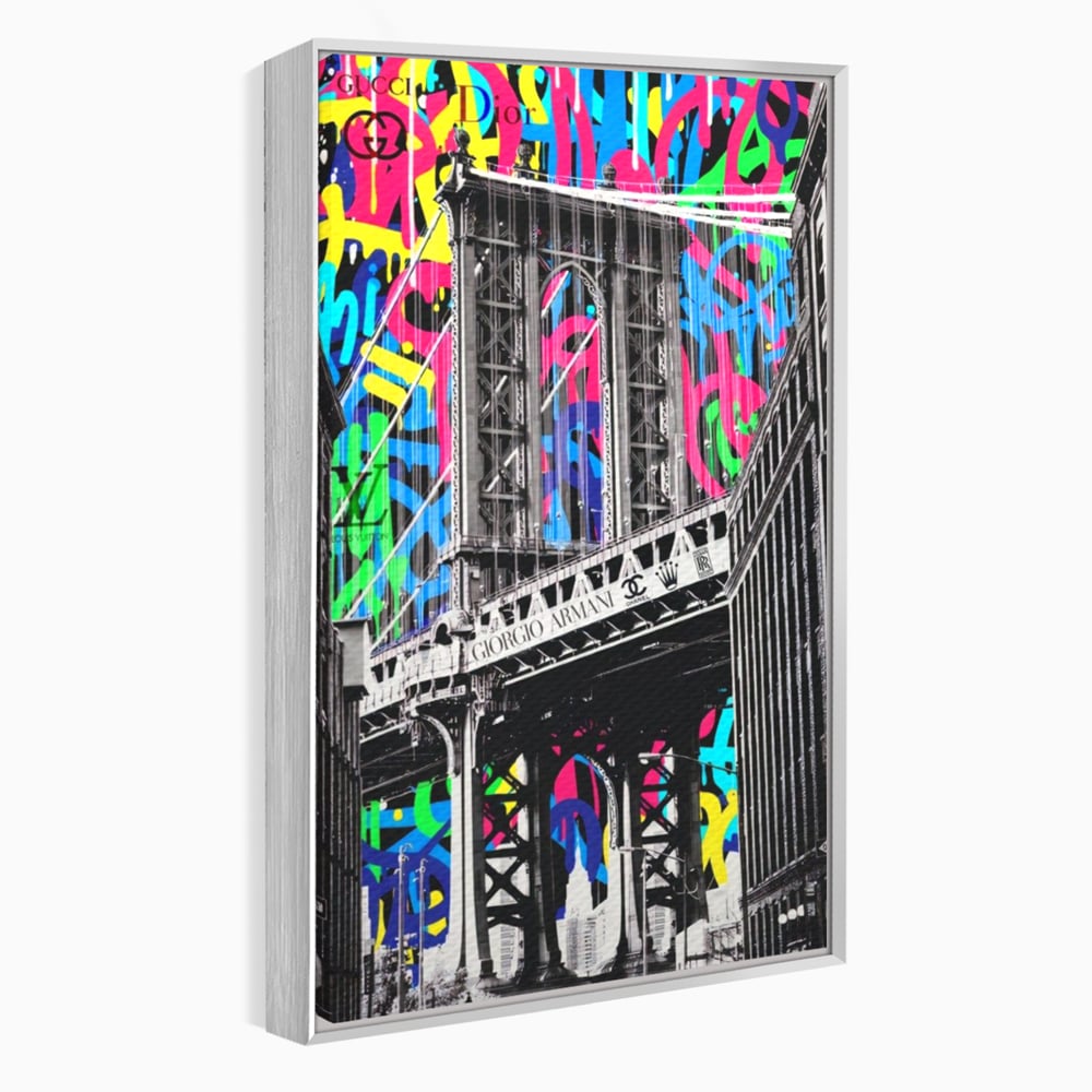 Tablou canvas cu tablou canvas cu pod si graffiti, in rama de aluminiu argintiu